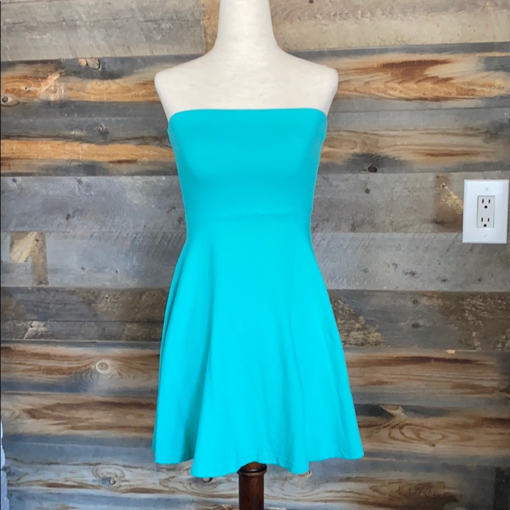 🛑BOGO‼️🆕💚NWOT EXPRESS STRAPLESS MINI DRESS